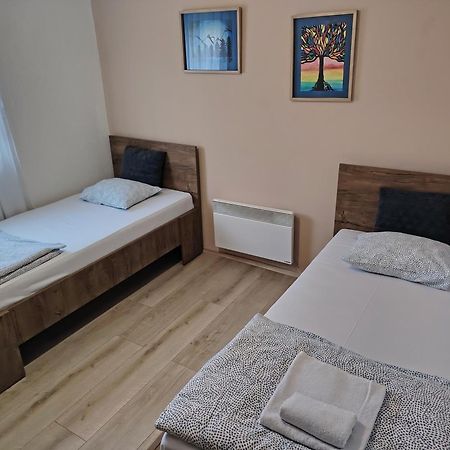 Guest House Pin Laktaši Zewnętrze zdjęcie